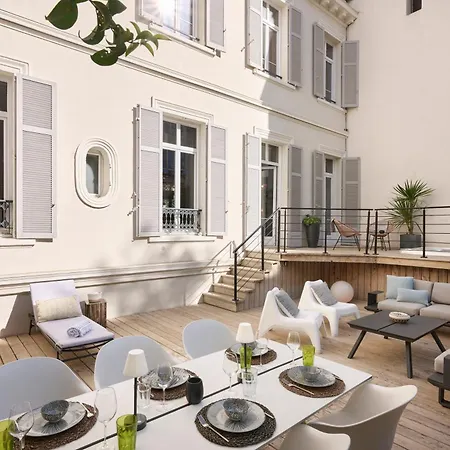 Super Central, Spacious, Sunny Large Deck & Cannes