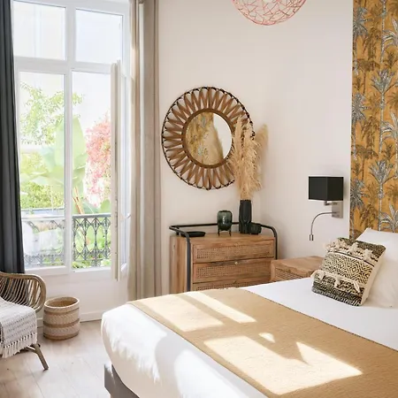 Apartment Super Central, Spacious, Sunny Large Deck & Cannes